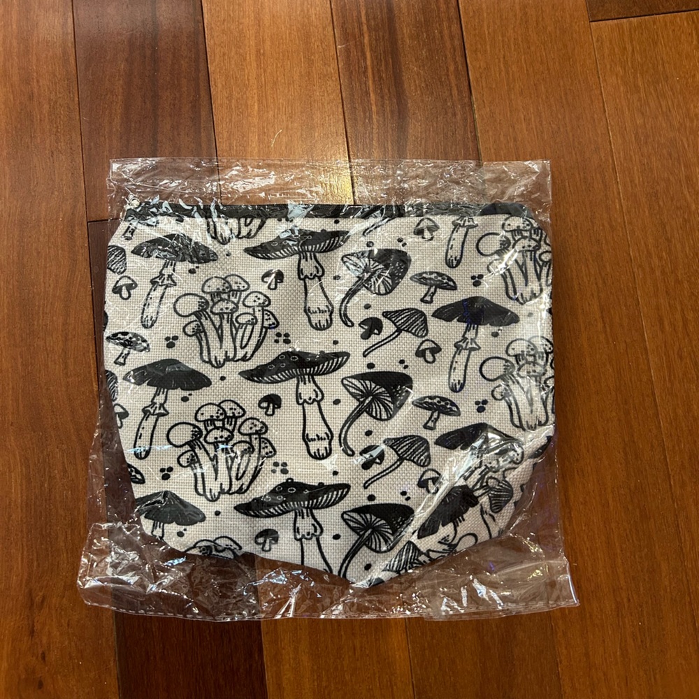 Mushroom Bag - Zipper Makeup Pouch for Travel, Toiletry